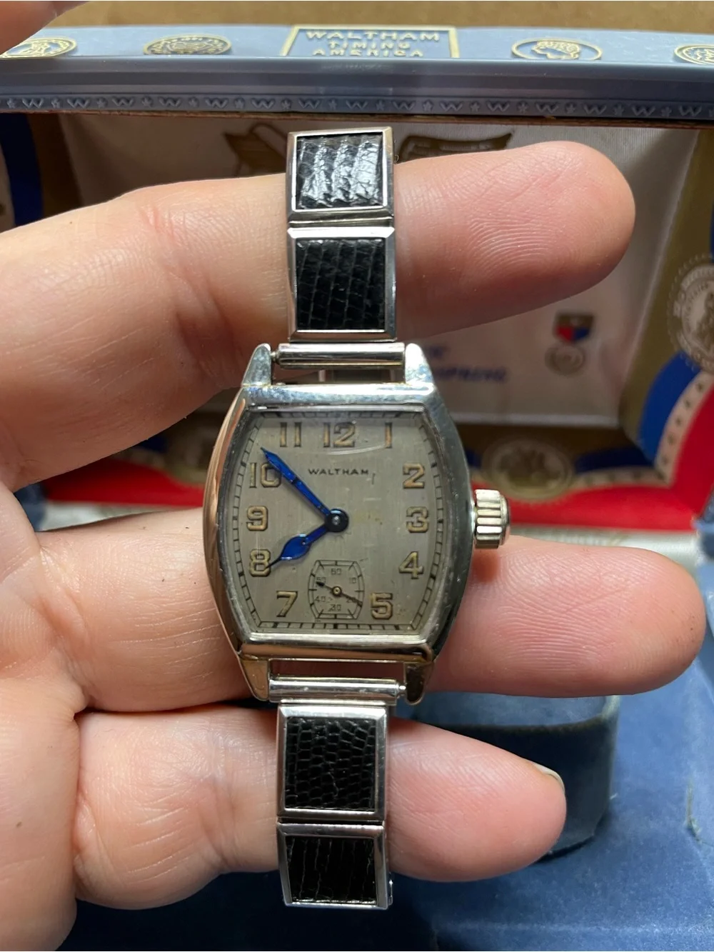 Waltham 15 Jewels Vintage Watch In Original Box, Waterproof & Shockproof